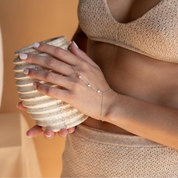 Silver Hand Chain - Picture 3 of 3